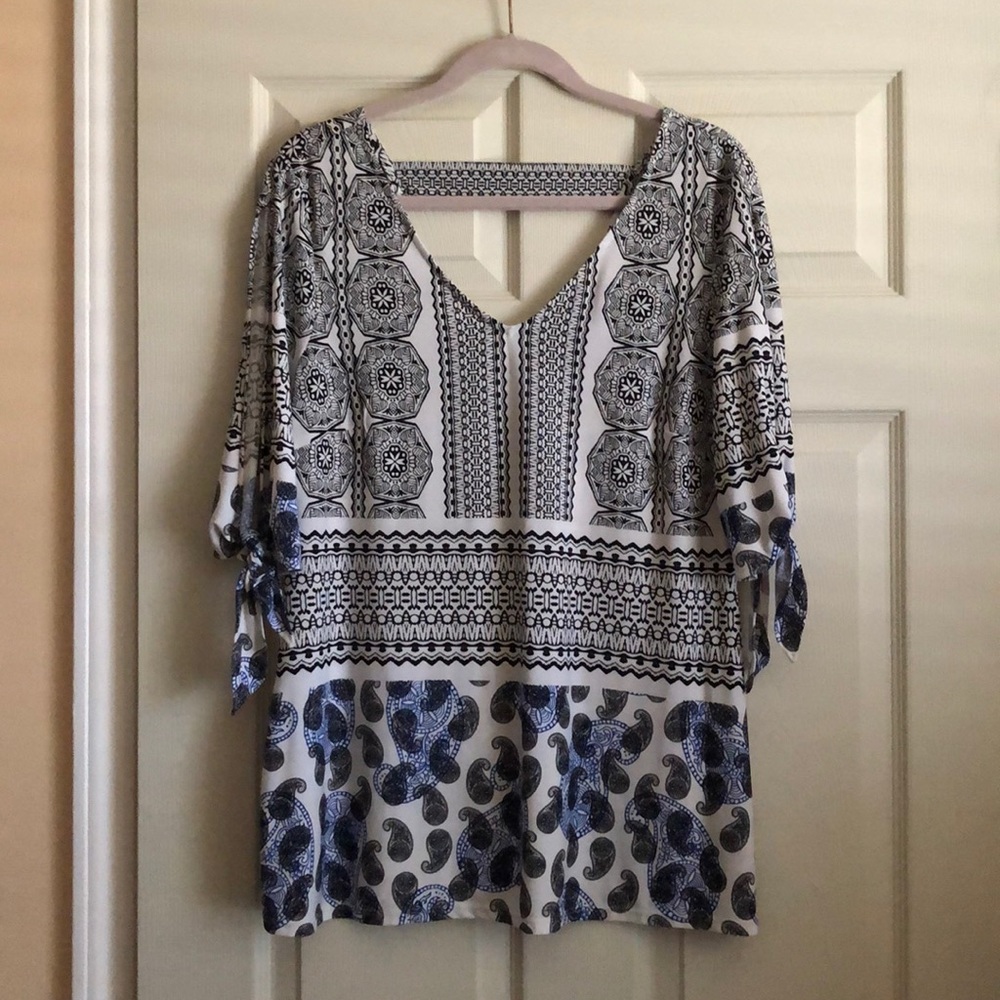 Slit sleeve blouse